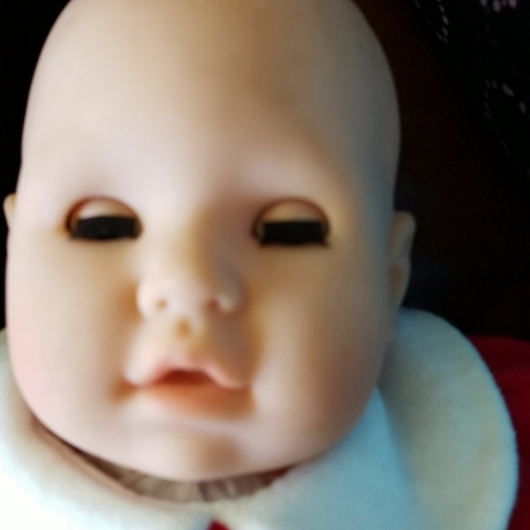 Lifelike baby doll - Picture 2 of 3